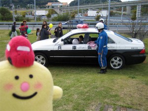 パトカーとも記念撮影!! パトカーとも記念撮影!!