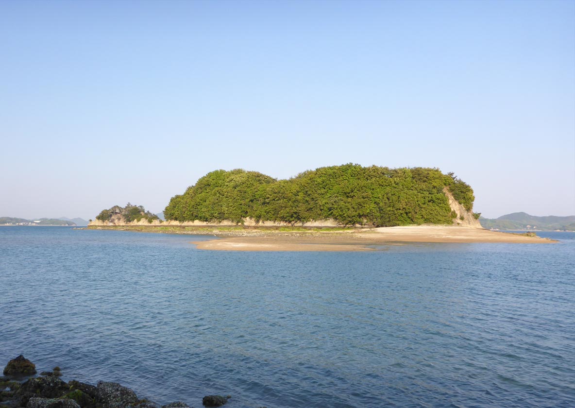 For more cycling, head to Amazaki-jou Castle Ruins