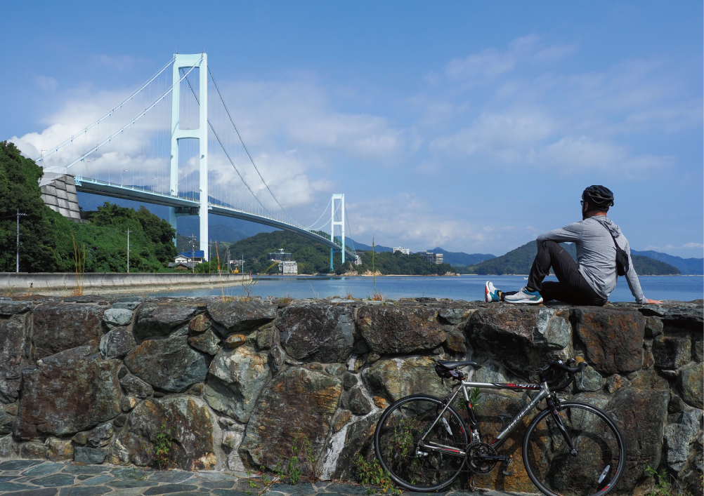 とびしま海道の玄関口・安芸灘大橋を望む