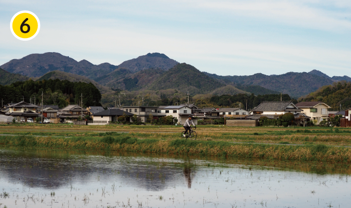 市街地以外の幹線道路は交通量も多いが、少し脇に逸れると田園風景の中をのんびり走れる。
