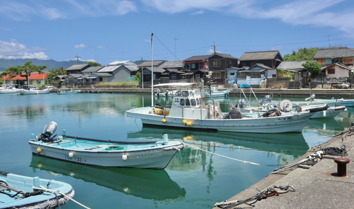 人口はわずか30人ほど、周囲約4キロの小さな出羽島。
