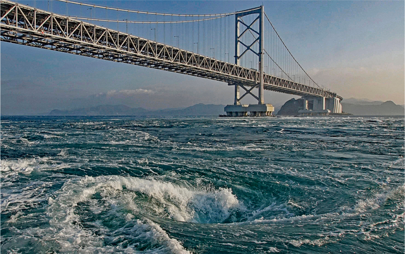 鳴門の渦潮（徳島県鳴門市）
