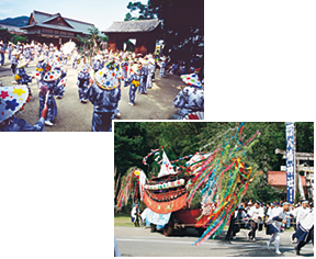 （写真上）手製の花笠が美しい宅宮（えのみや）祭り（写真下）関船（せきぶね）