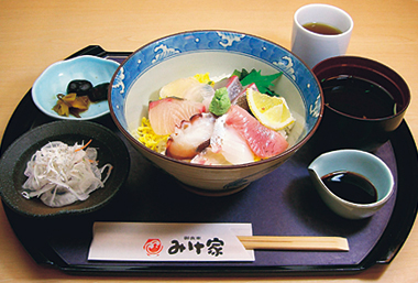 「みけ家」の海鮮丼