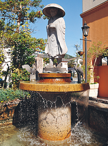 湯郷温泉のシンボル、円仁法師像