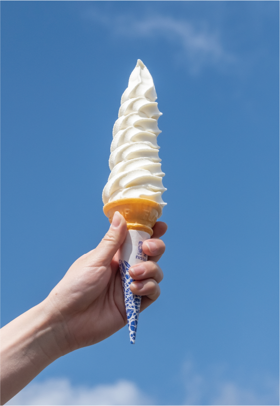 自家牧場生産の牛乳がたっぷりのソフトクリーム（450円）