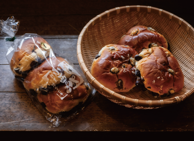 黒豆パン（3個入り660円）変わらない味を提供している