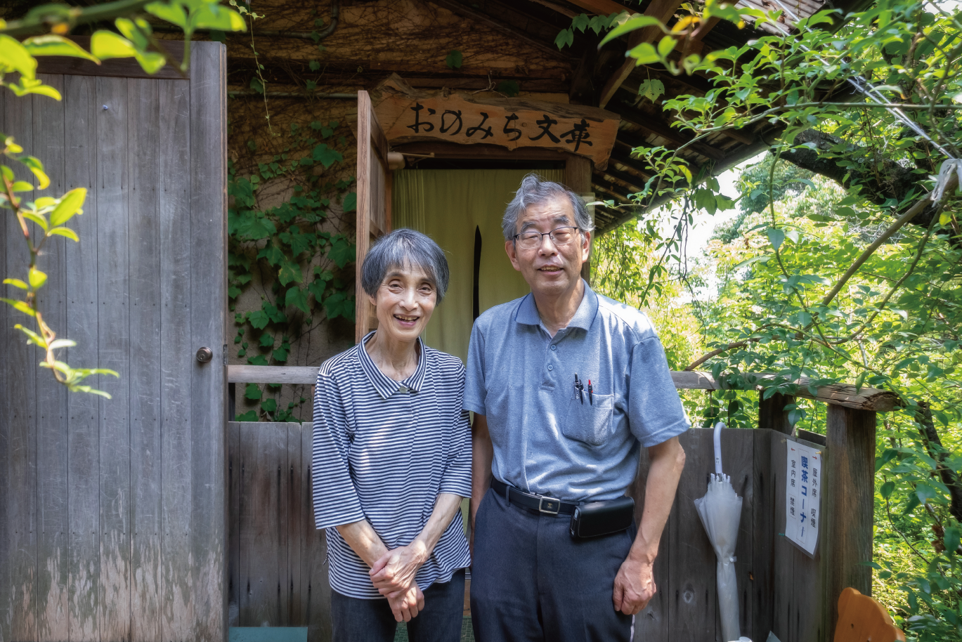 尾道のまちをよく知る店主夫妻。手が空いているときなら、いろんな話を聞かせていただこう