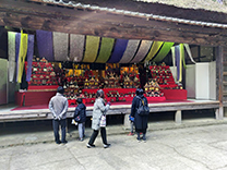 館内見学の様子