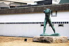 オーギュスト・ロダン作「歩く人」彫像イメージ