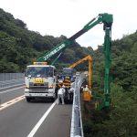 道路の管理にいろいろな車輌を使っています