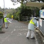 しまなみ海道取り付け道路の落ち葉清掃